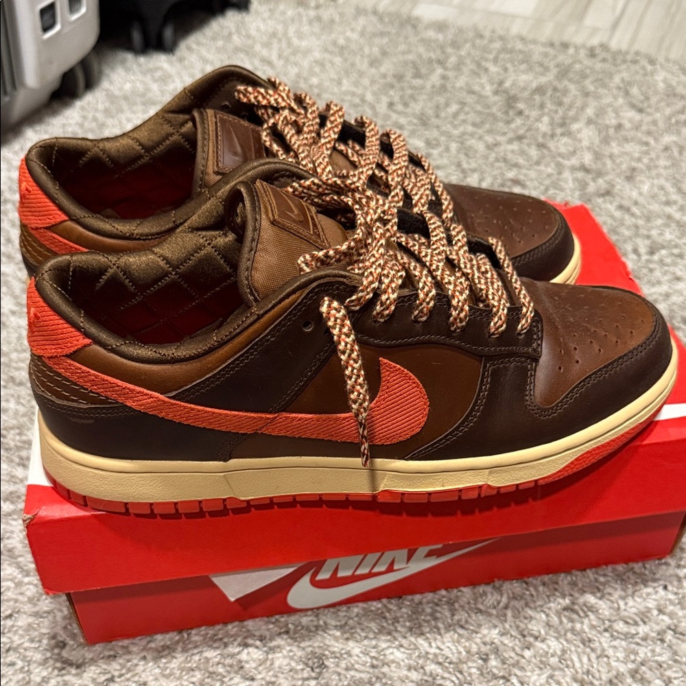 Nike Men's Chocolate Brown and Crimson Sneakers